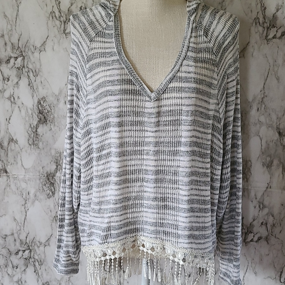 Tilly's Poof hooded top size medium